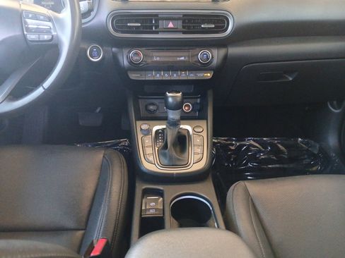 Used 2022 Hyundai Kona Limited image 11