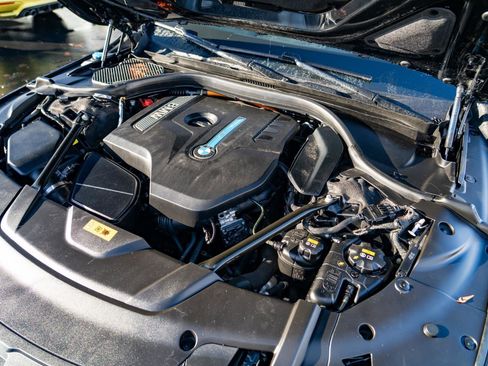 Used 2017 BMW 740e xDrive w/ Executive Package image 29