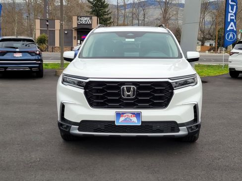 Used 2024 Honda Pilot Touring image 2