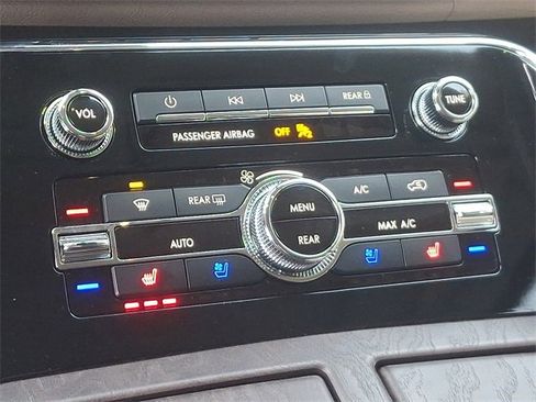 Used 2024 Lincoln Navigator Premiere image 15