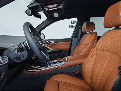 New 2026 BMW X7 xDrive40i w/ M Sport Package AWD/4WD image 2
