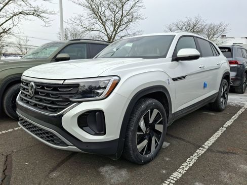 New 2026 Volkswagen Atlas Cross Sport SE FWD image 3