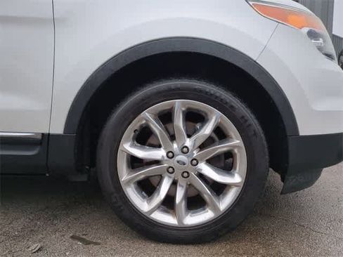 Used 2014 Ford Explorer XLT w/ Equipment Group 202A image 14