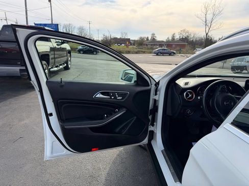 Used 2019 Mercedes-Benz GLA 250 4MATIC image 29