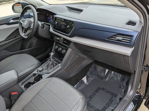 Certified 2023 Volkswagen Taos SE w/ Panoramic Sunroof Package AWD/4WD image 21