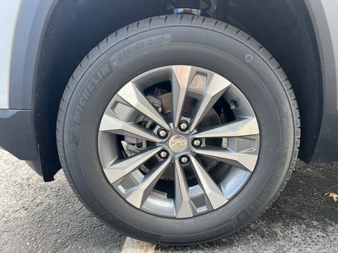 New 2026 Chevrolet Equinox LT w/ Convenience Package II image 8