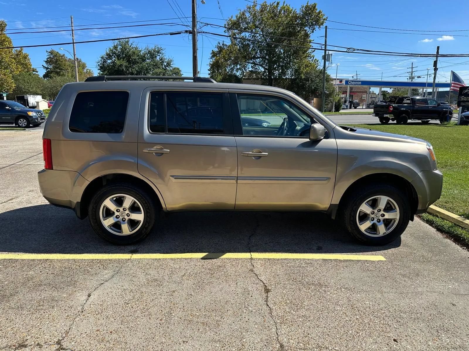 Used 2011 Honda Pilot EX-L image 3