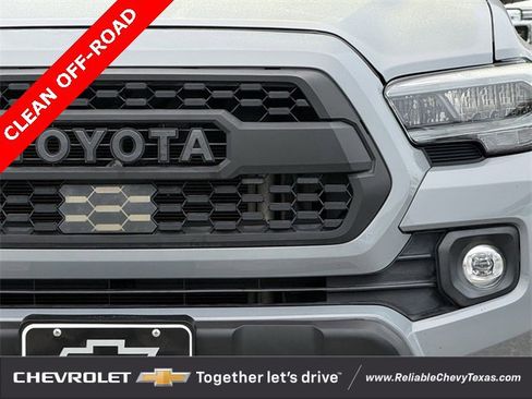 Used 2020 Toyota Tacoma TRD Off-Road image 4