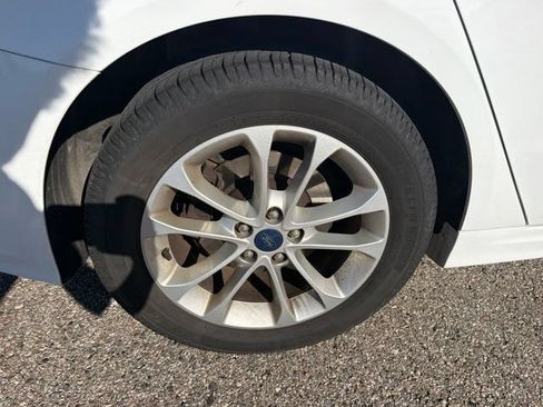 Used 2020 Ford Fusion SE FWD image 10