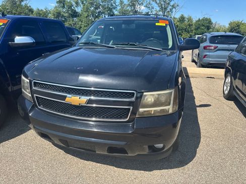 Used 2012 Chevrolet Suburban LT AWD/4WD image 3
