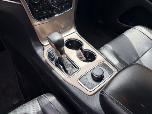 Used 2017 Jeep Grand Cherokee Limited w/ Luxury Group II AWD/4WD image 25