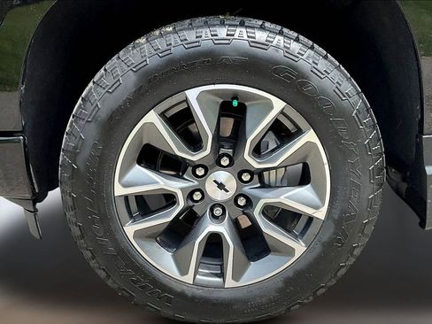 Used 2023 Chevrolet Silverado 1500 RST AWD/4WD image 33