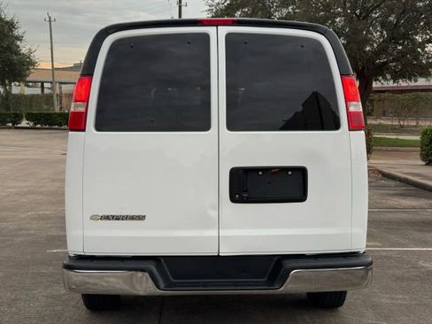 Used 2019 Chevrolet Express 3500 LT w/ LT Preferred Equipment Group image 5