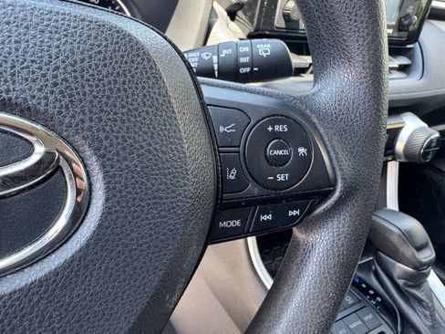 Used 2020 Toyota RAV4 XLE FWD image 15