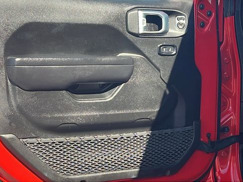 Certified 2024 Jeep Wrangler Unlimited Rubicon image 23