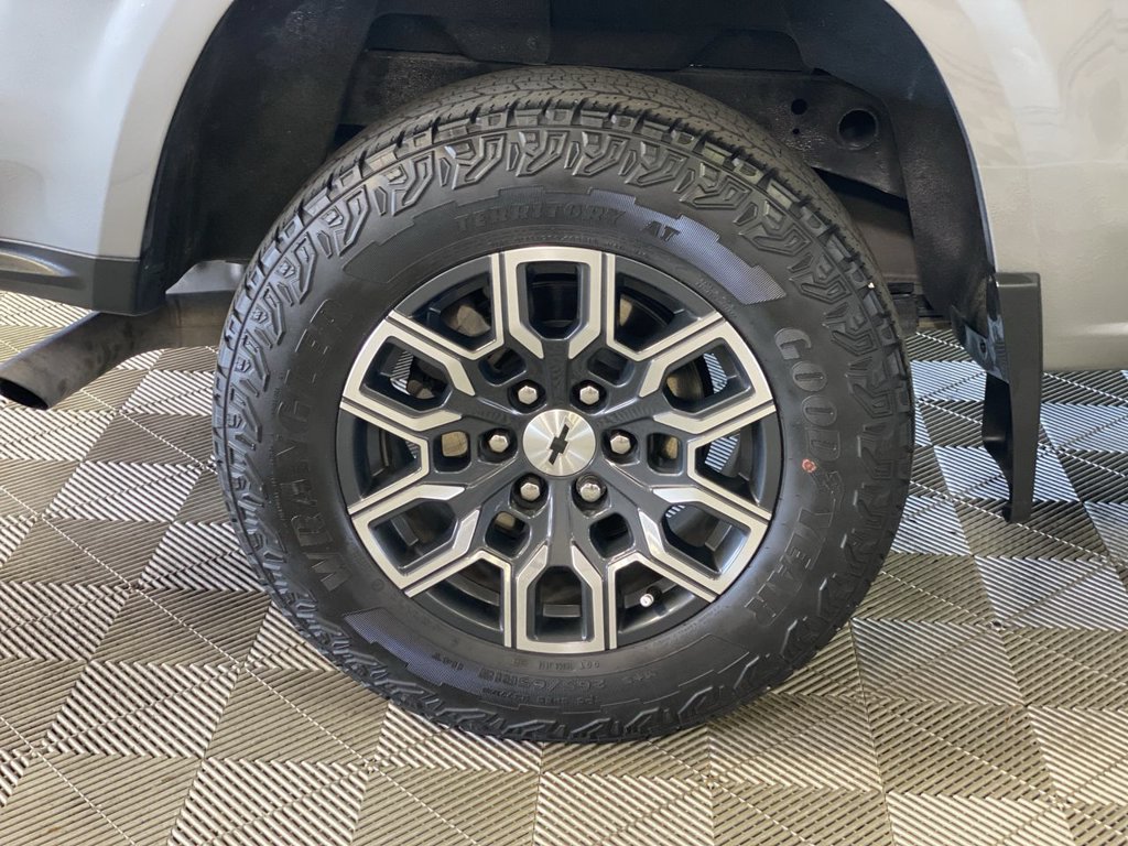 Used 2023 Chevrolet Colorado Z71 w/ Z71 Convenience Package 2 AWD/4WD image 38