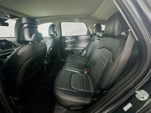 Used 2024 Kia Sportage SX image 28
