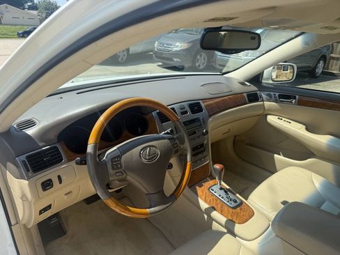 Used 2005 Lexus ES 330 FWD image 16
