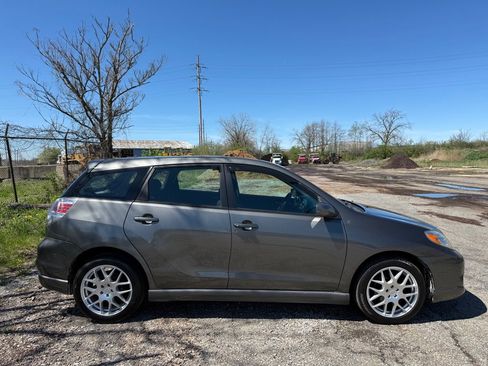 Used 2008 Toyota Matrix XR image 2