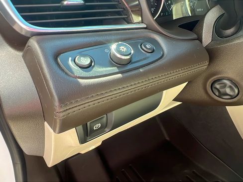 Used 2017 Buick LaCrosse Preferred image 25