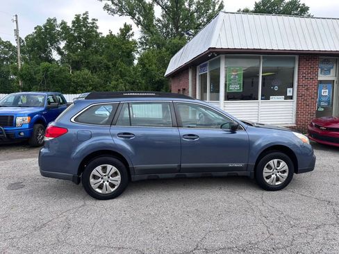 Used 2013 Subaru Outback 2.5i AWD/4WD image 4