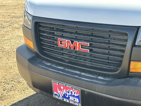 New 2025 GMC Savana 3500 LS image 29