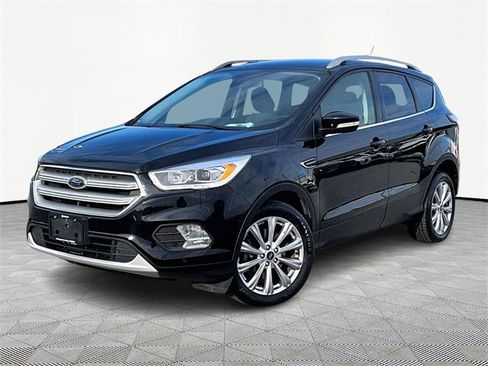 Used 2018 Ford Escape Titanium image 3