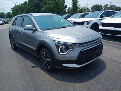 New 2025 Kia Niro EX