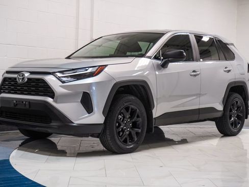 Used 2025 Toyota RAV4 LE FWD image 4