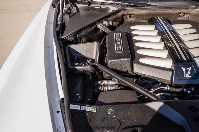 Used 2013 Rolls-Royce Ghost RWD image 19