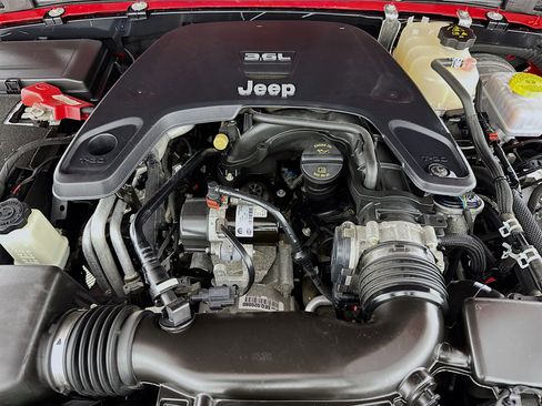 Used 2021 Jeep Wrangler Sport S image 34