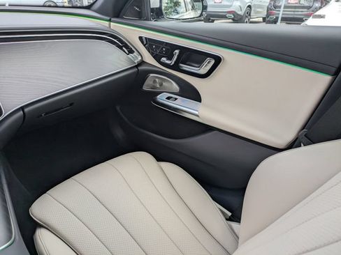 New 2026 Mercedes-Benz E 350 4MATIC Sedan image 18