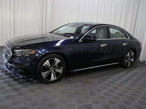New 2026 Mercedes-Benz E 350 4MATIC Sedan image 3