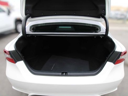 Used 2023 Toyota Camry SE image 7