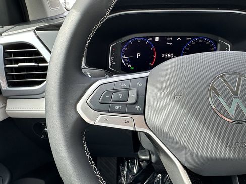 New 2025 Volkswagen Taos SEL AWD/4WD image 21