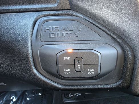 Used 2025 RAM 2500 Big Horn image 38