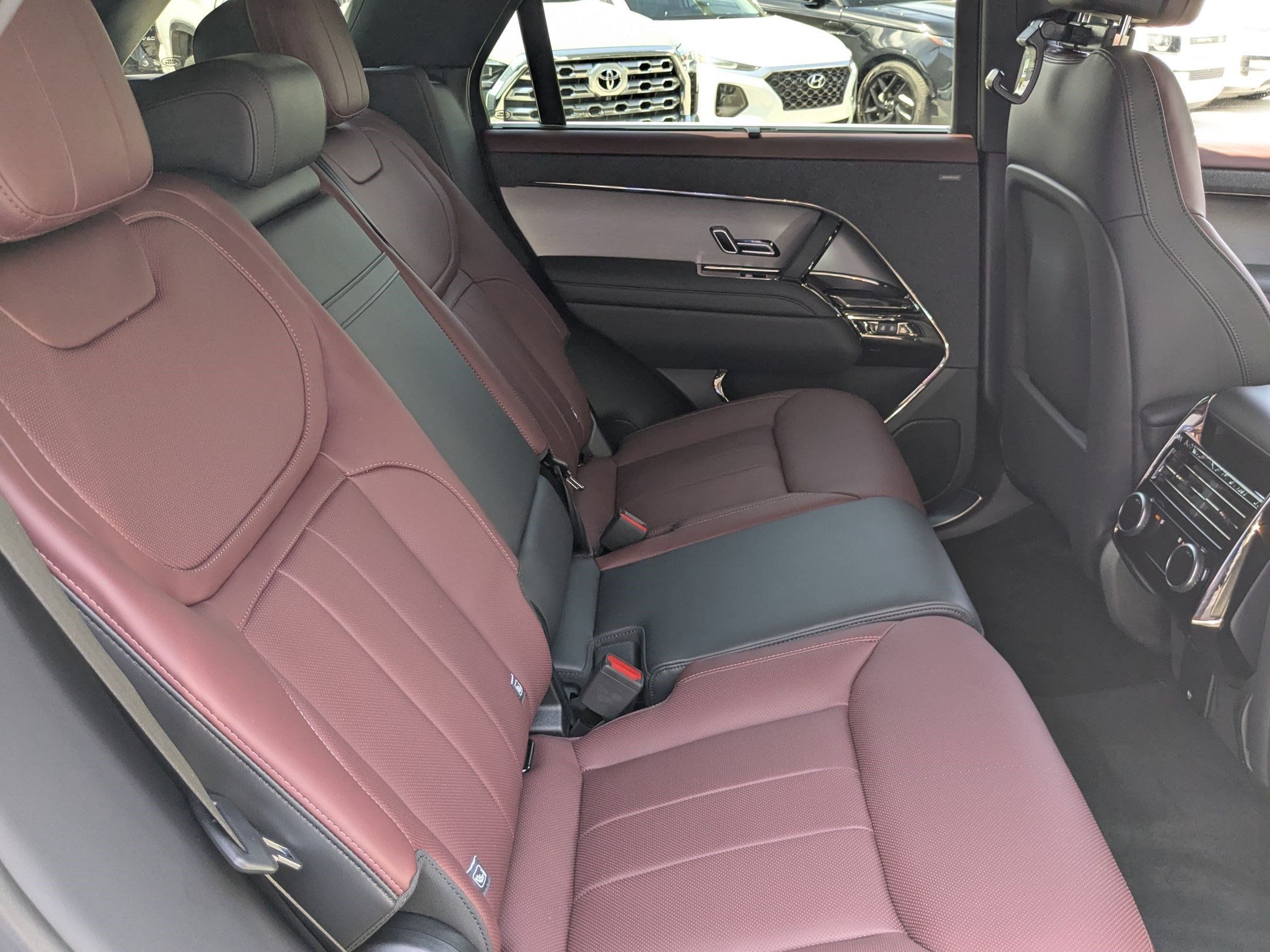 New 2026 Land Rover Range Rover Sport Dynamic SE AWD/4WD image 31