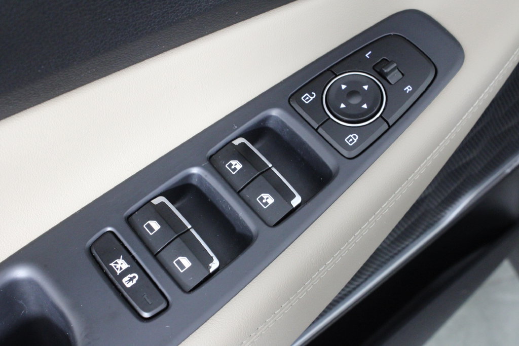 Used 2020 Hyundai Santa Fe SEL w/ Convenience + Premium Package FWD image 22