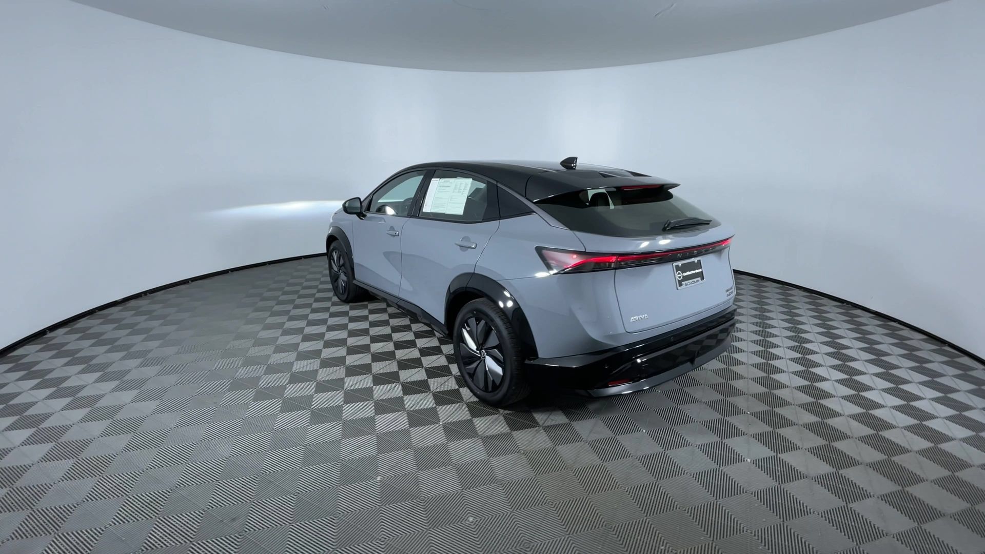 Used 2024 Nissan Ariya AWD image 7