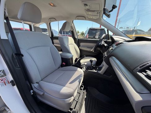 Used 2014 Subaru Forester 2.5i AWD/4WD image 8