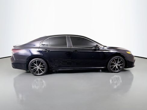 Used 2023 Toyota Camry SE FWD image 11