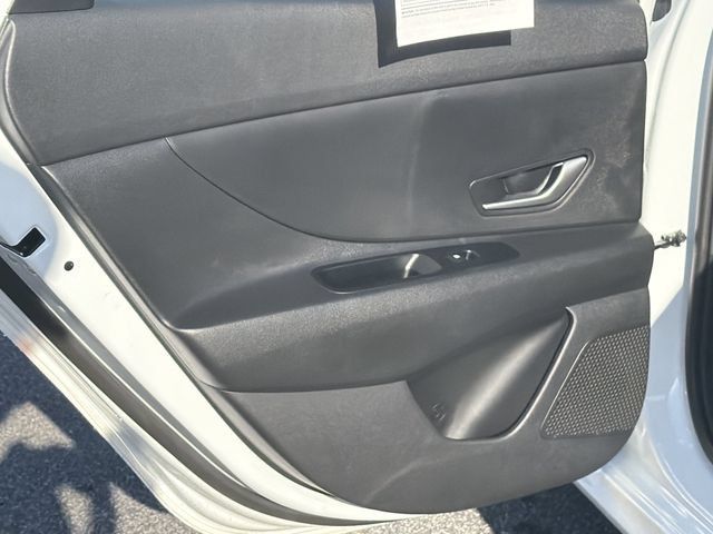 Certified 2026 Hyundai Elantra Hybrid FWD image 24