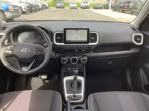 Certified 2025 Hyundai Venue Limited FWD image 26
