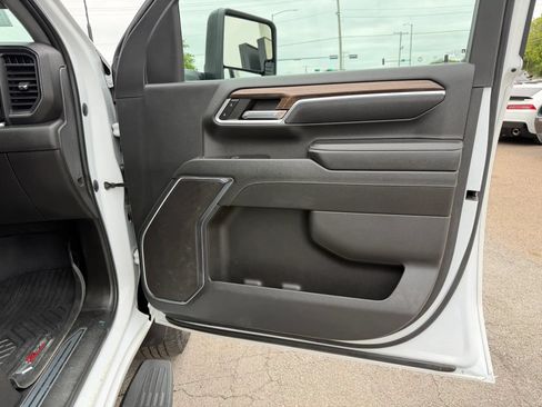 Used 2024 Chevrolet Silverado 2500 LT AWD/4WD image 19