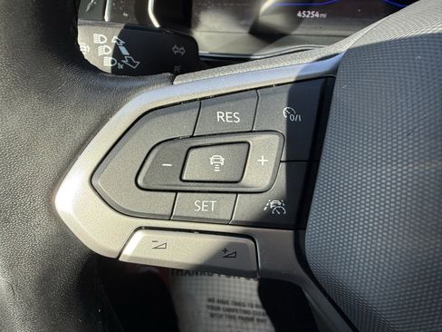 Used 2024 Volkswagen Jetta SE image 19