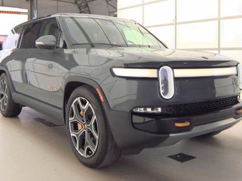 Used 2024 Rivian R1S Adventure AWD/4WD image 3