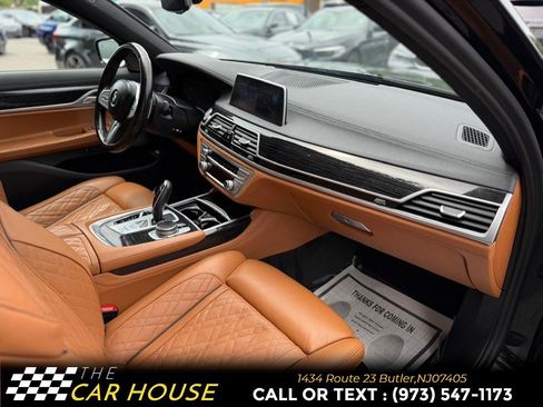 Used 2022 BMW 750Li xDrive AWD/4WD image 24