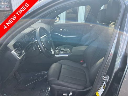 Used 2020 BMW 330i Sedan w/ Driving Assistance Package RWD image 13