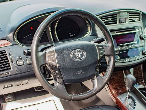 Used 2012 Toyota Avalon FWD image 23