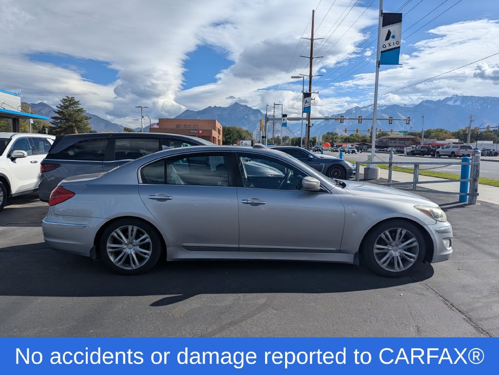 Used 2012 Hyundai Genesis 3.8 w/ Premium Pkg RWD image 2